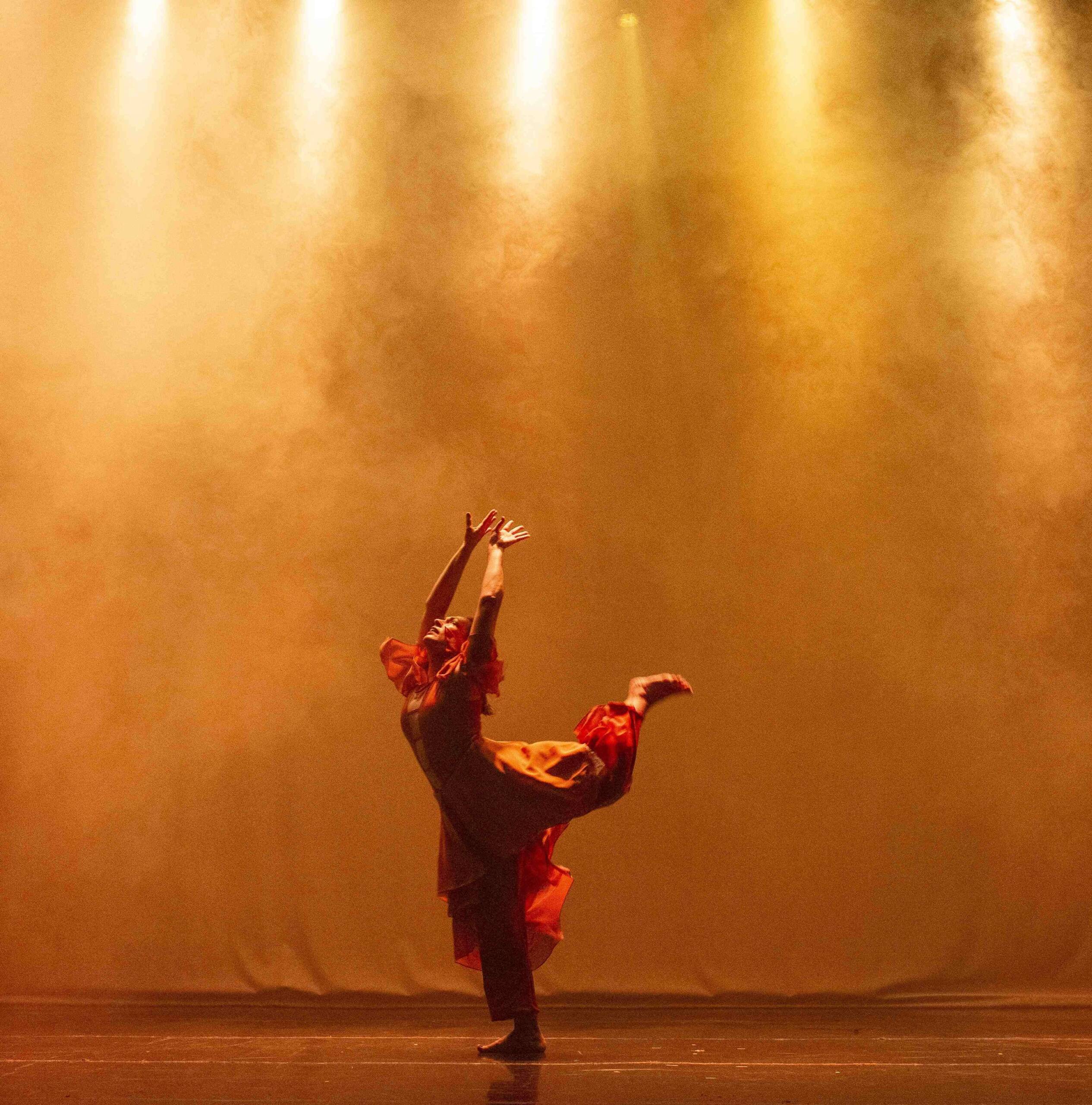 CIA. REPENTISTAS DO CORPO APRESENTA \”COMO OS ANTICORPOS APRENDERAM A DANÇAR\” NO TEATRO ARTHUR AZEVEDO