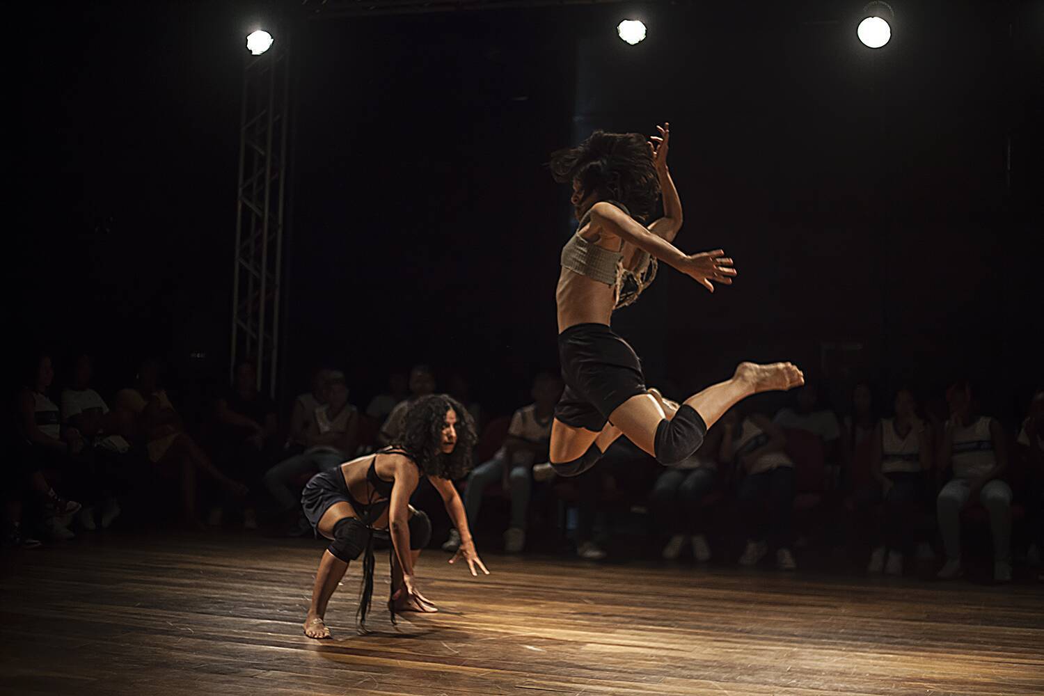 Espetáculo de dança “Cavalas” estreia no Sesc Copacabana no dia 25 Espetáculo de dança “Cavalas” estreia no Sesc Copacabana no dia 25