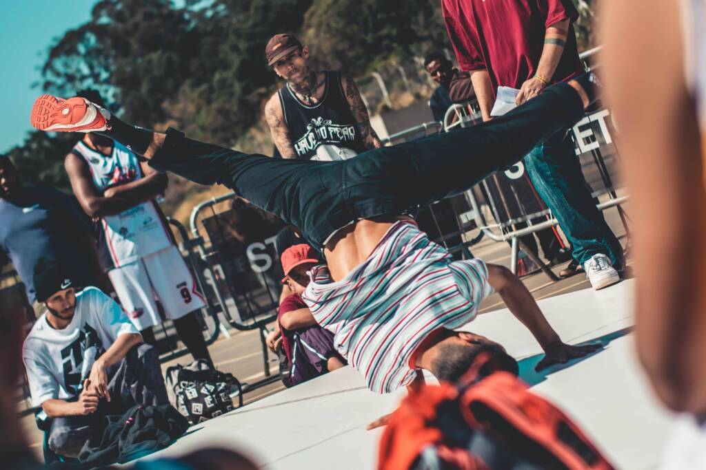 Câmara aprova reconhecimento do hip hop como cultura nacional e fortalece luta histórica das periferias brasileiras