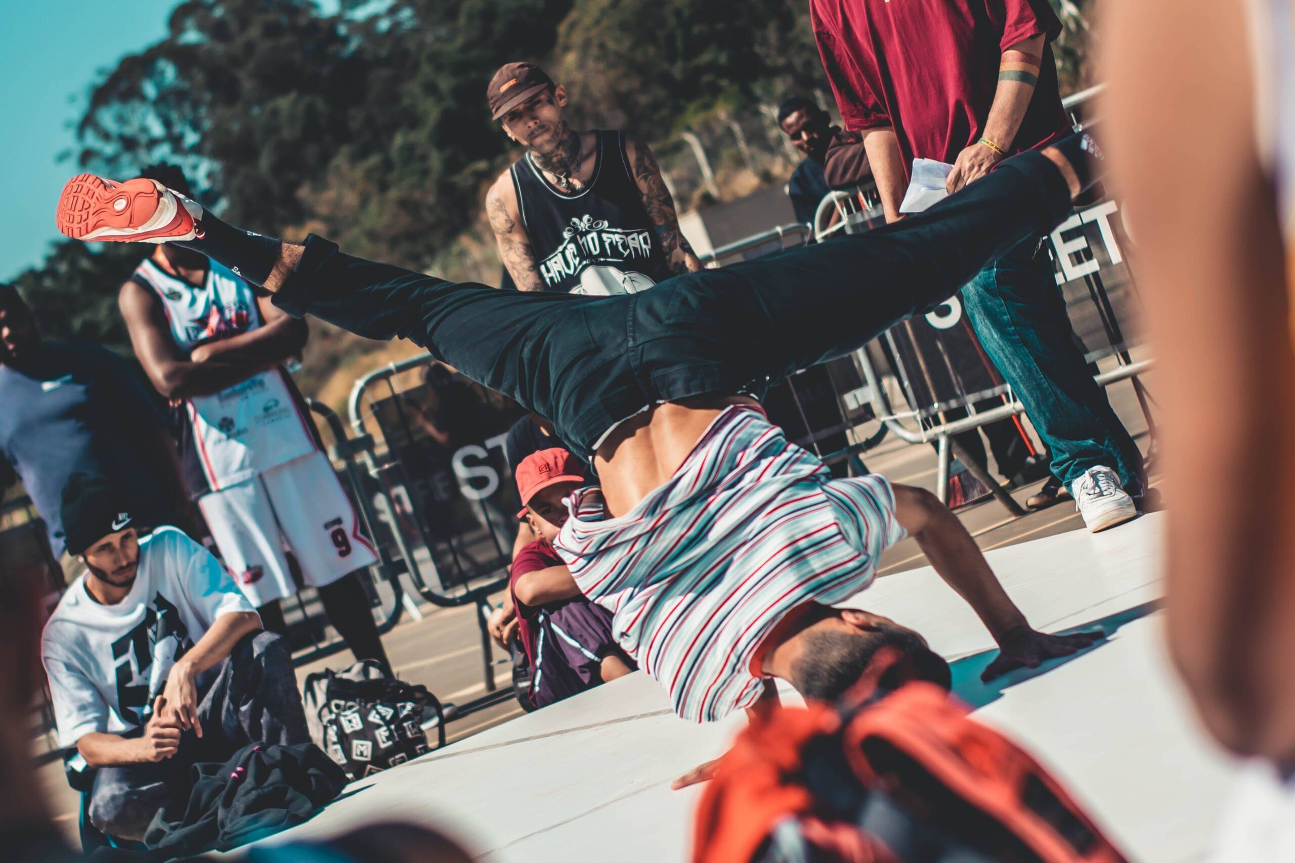 Câmara aprova reconhecimento do hip hop como cultura nacional e fortalece luta histórica das periferias brasileiras