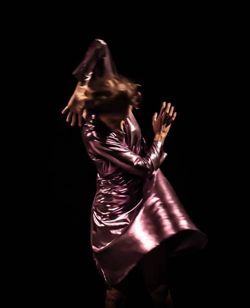 De volta à cena: Mostra Internacional 1, 2 na Dança tem programação dedicada ao feminino e à força dos solos e duos na dança contemporânea