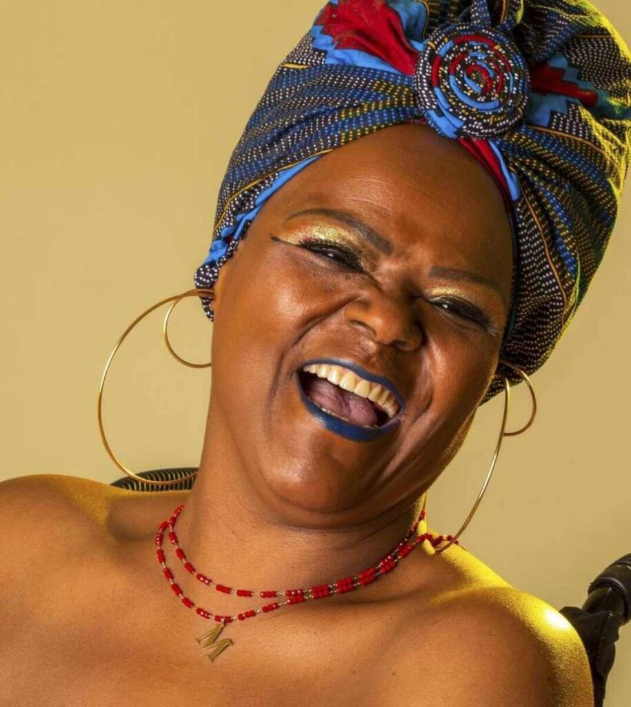 Mona Rikumbi, artista que fez história na dança brasileira, morre aos 55 anos