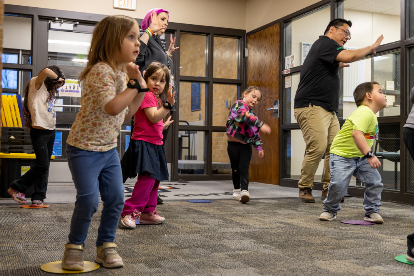 Dança na primeira infância integra projeto de pesquisa sobre movimento e desenvolvimento infantil nos Estados Unidos