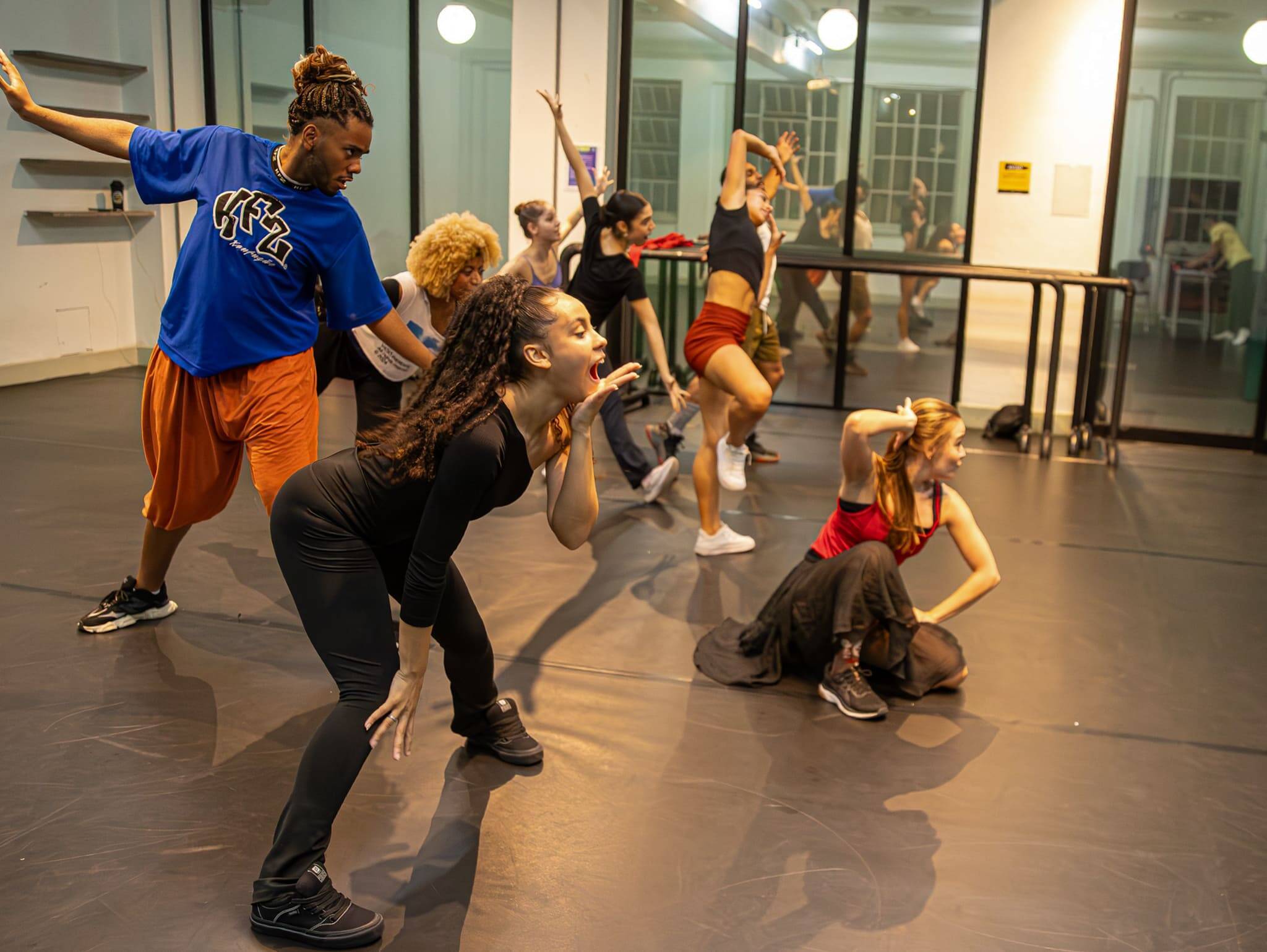 “La Ursa”: apresentações gratuitas da 4° Residência Artística trazem dança popular para a São Paulo Escola de Dança “La Ursa”: apresentações gratuitas da 4° Residência Artística trazem dança popular para a São Paulo Escola de Dança