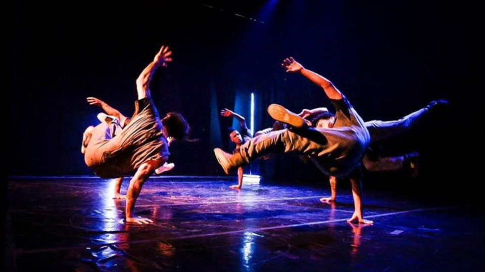 “Menino Assum Preto” Flying Low