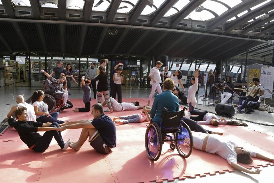 Dança sem Fronteiras leva dança e audiodescrição à Biblioteca Louis Braille, no CCSP