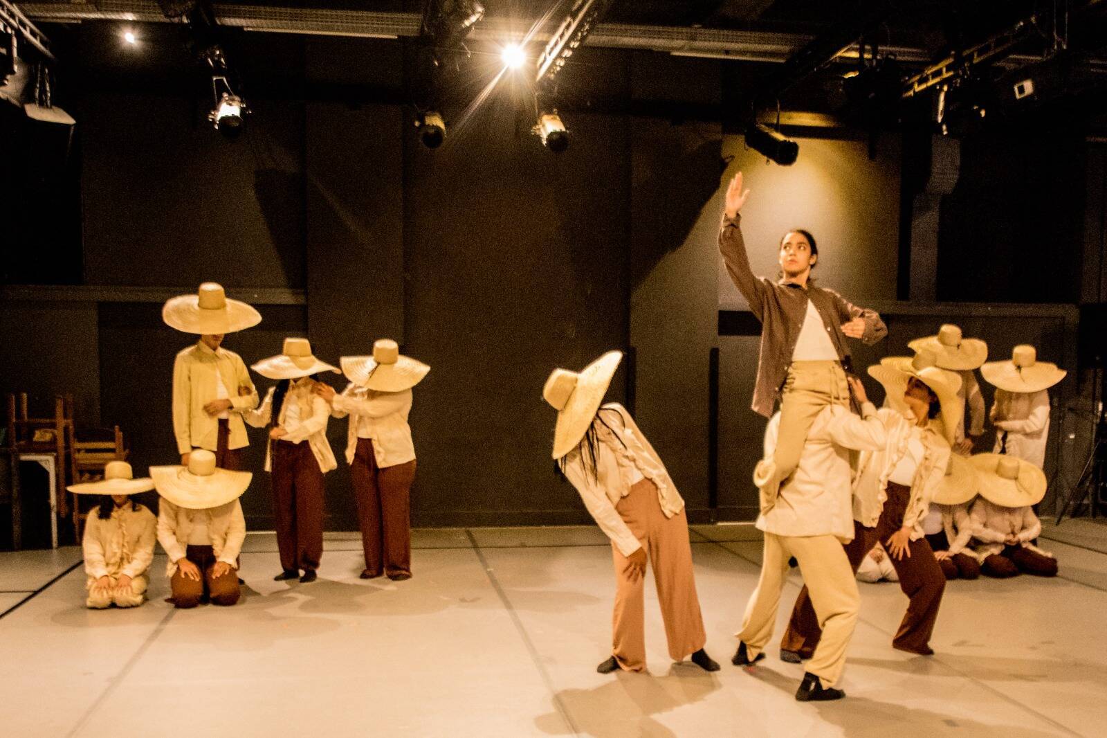 São Paulo Escola de Dança apresenta Criação Artística e Estética: espetáculo gratuito com participação da São Paulo Companhia Jovem de Dança São Paulo Escola de Dança apresenta Criação Artística e Estética: espetáculo gratuito com participação da São Paulo Companhia Jovem de Dança